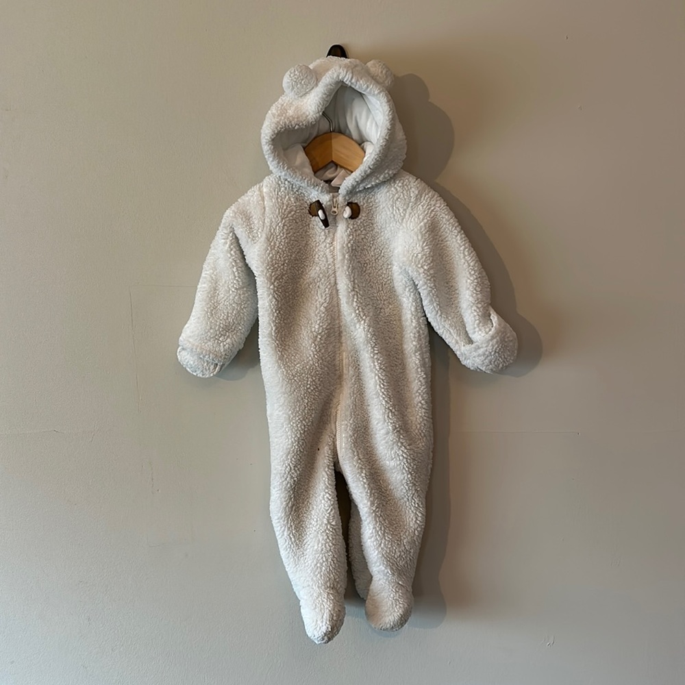 Carter’s White Fleecy Teddy Bear Sleeper Onesie Size 9 Months